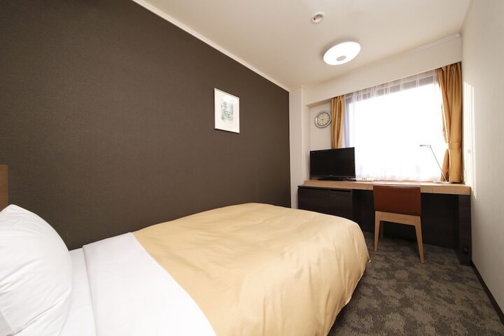 Room 6 of 20