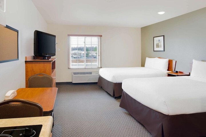 Suite Queen Bed (1 of 4)