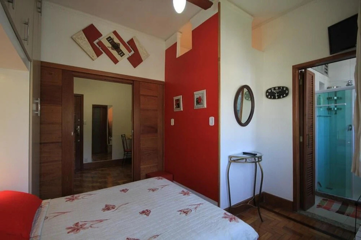 Room 5 of 15