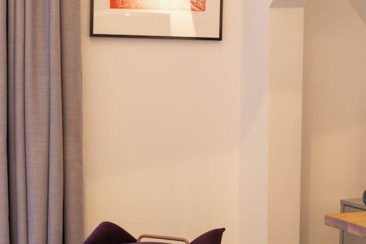Room 52 of 87