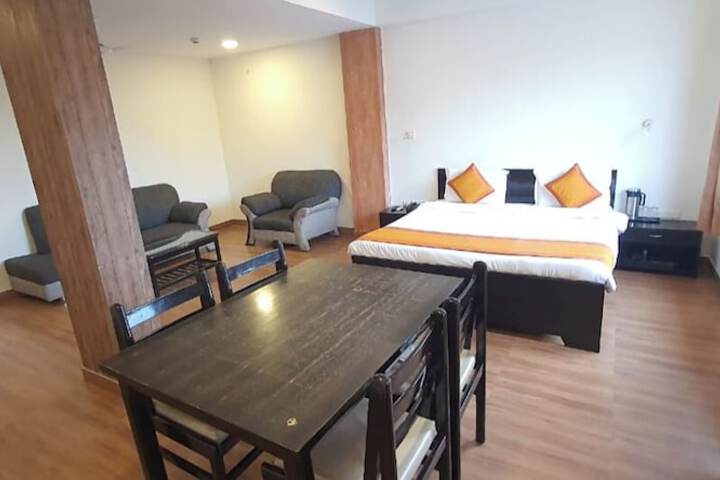 Room 14 of 33
