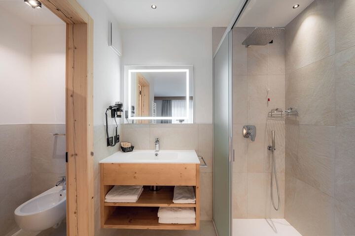 Room 40 of 49
