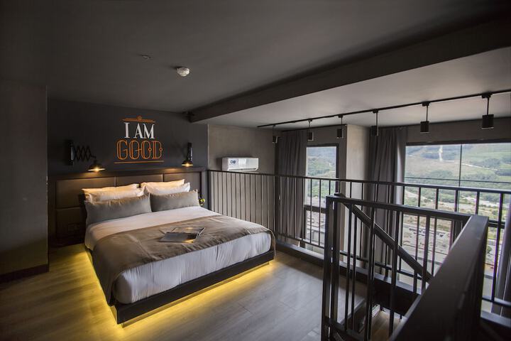 Room 33 of 130