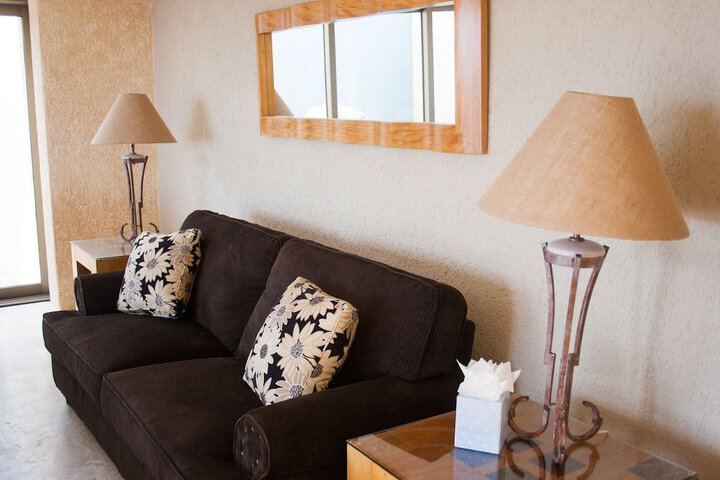 Room 9 of 20