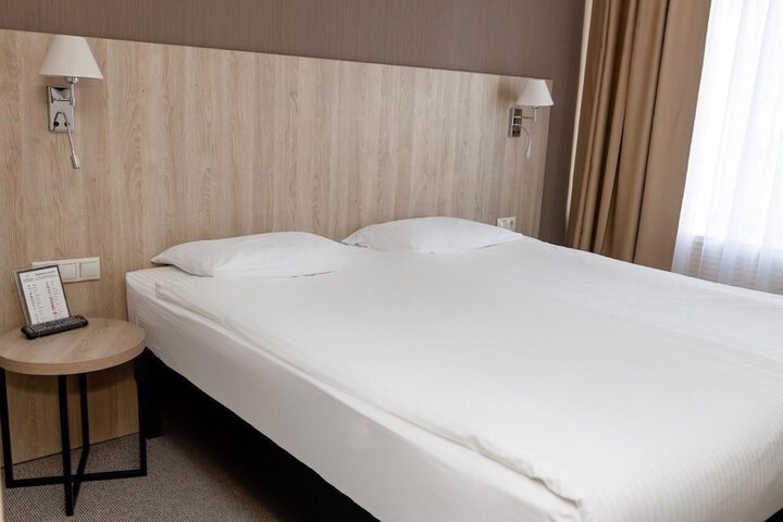 Room 25 of 46