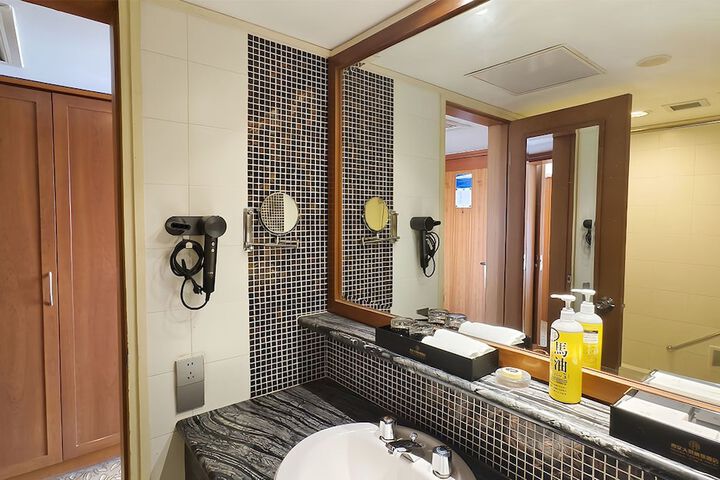 Room 25 of 56
