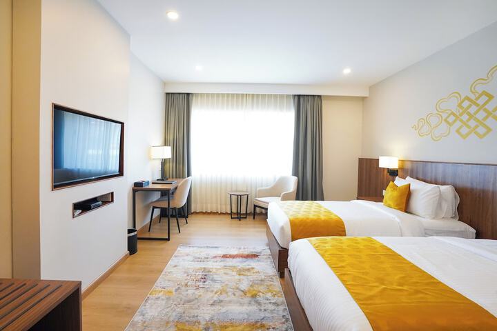 Room 6 of 13