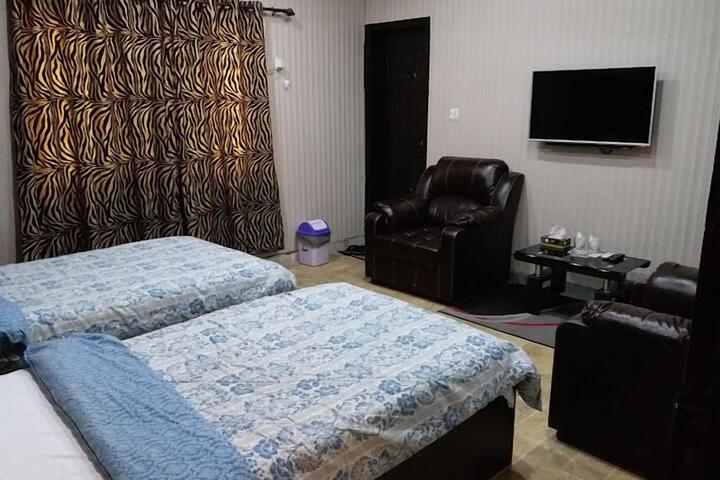 Room 11 of 21