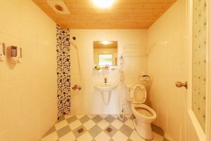Room 3 of 15