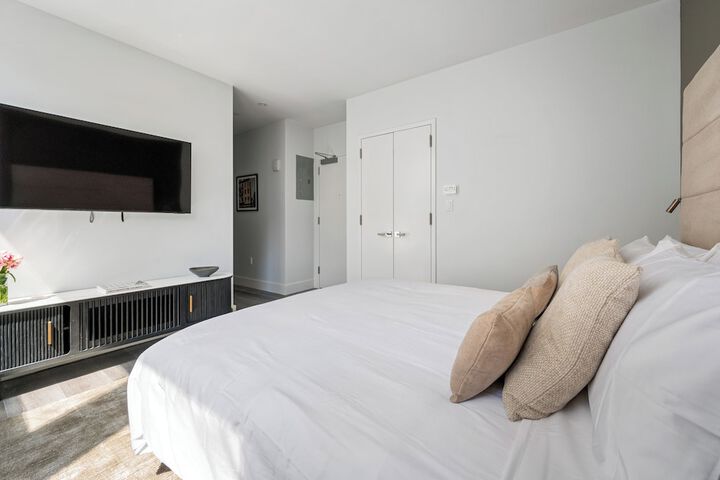 Room 159 of 626