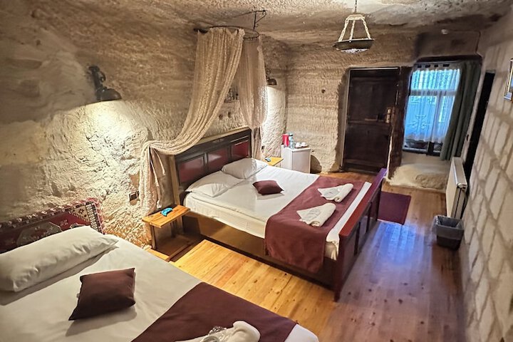 Room 16 of 83
