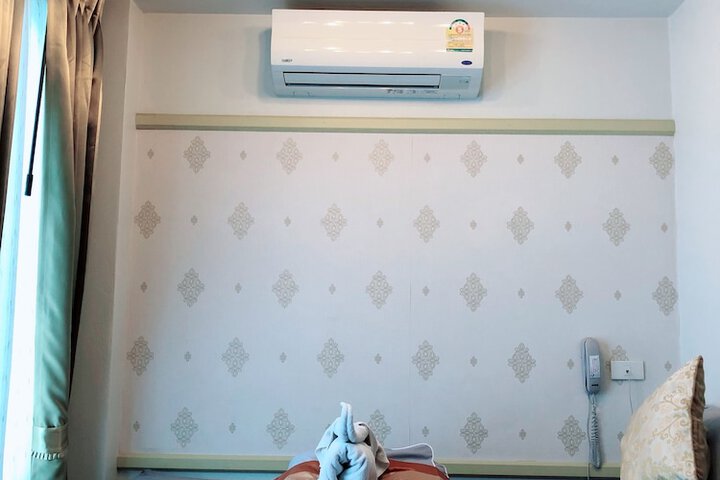 Room 28 of 66