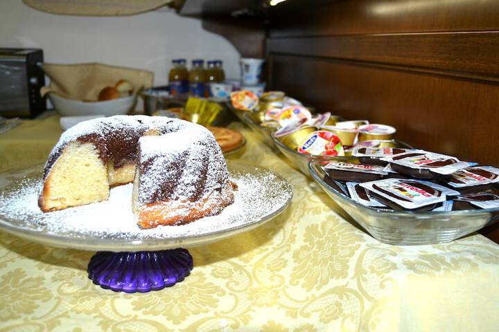 Breakfast/Coffee Service 21 of 31