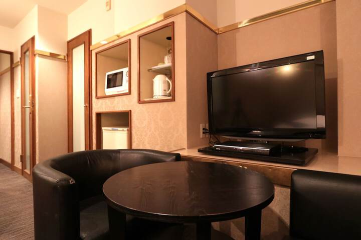 Room 19 of 35
