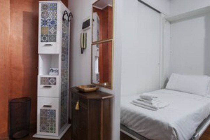 Room 12 of 17