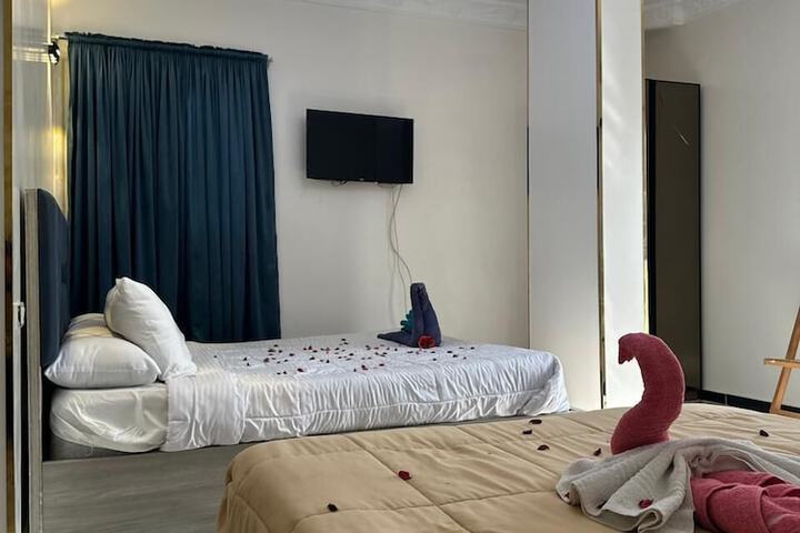 Room 10 of 44