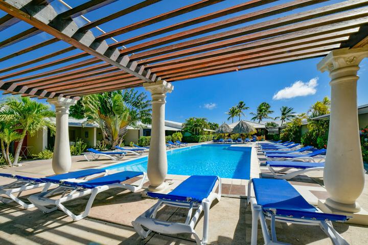 Hotel with Pool