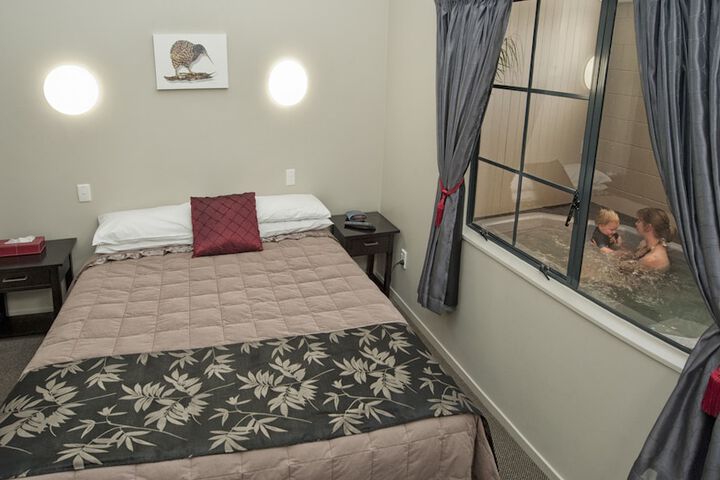 Room 7 of 52
