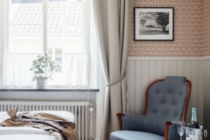Room 10 of 48