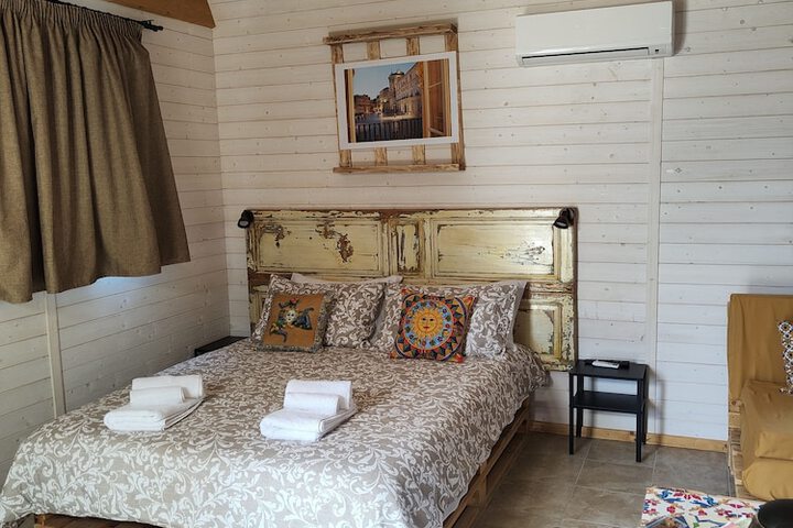 Room 27 of 109