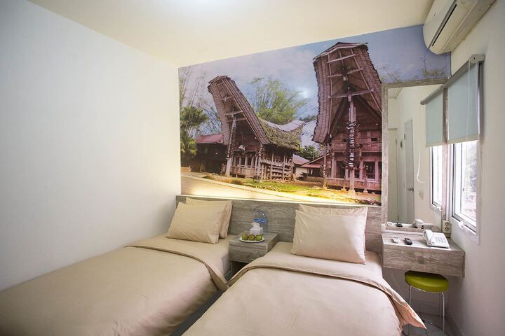 Room 37 of 49