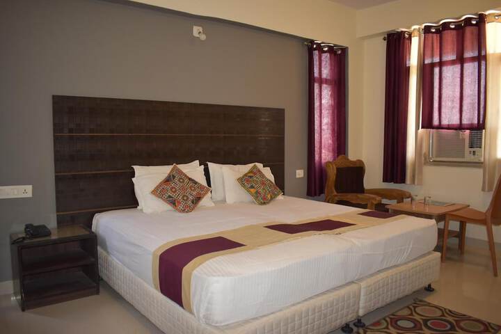 Room 30 of 57