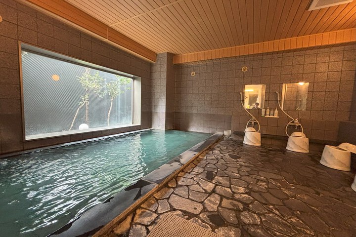 Room 16 of 26