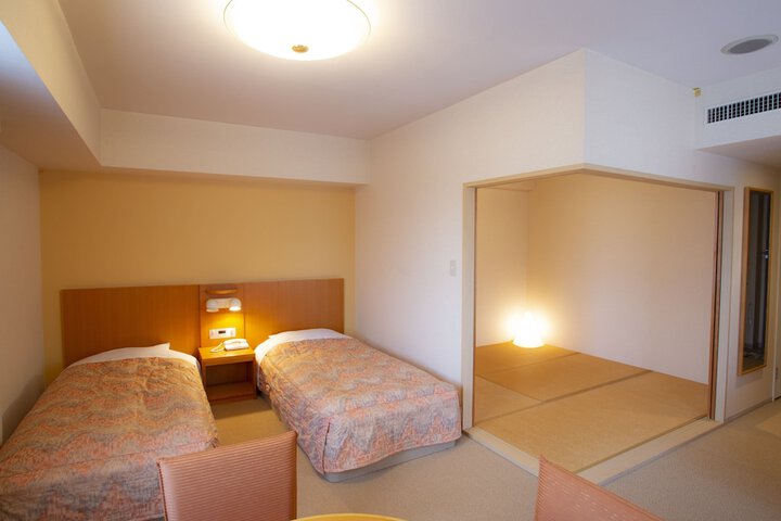 Room 44 of 108