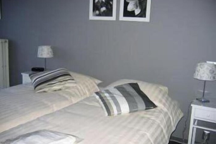 Room 7 of 49
