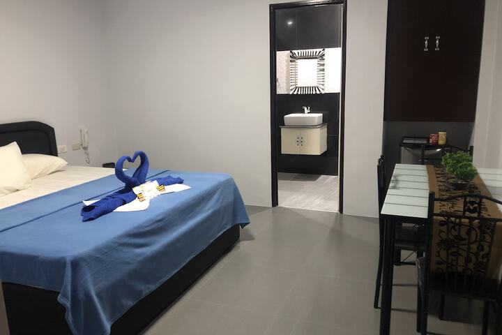 Room 7 of 32