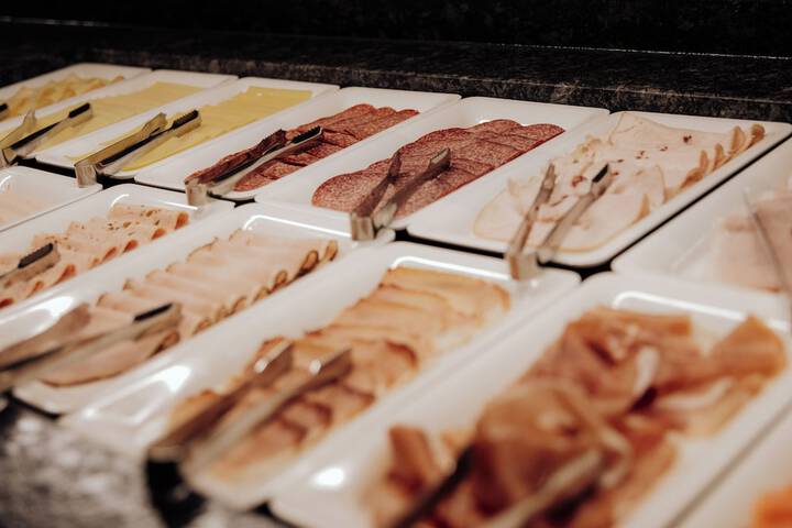 Dining 65 of 73