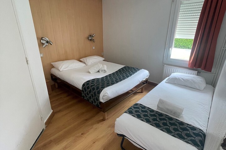 Room 8 of 18
