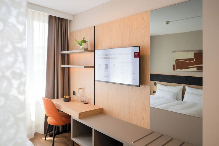 Room 12 of 45