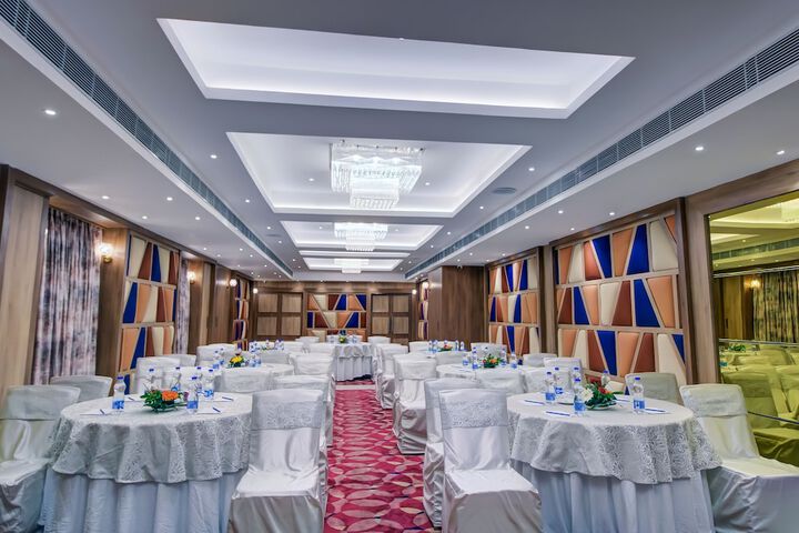 Ballroom/Hall 40 of 51