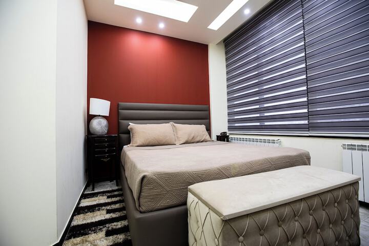Room 12 of 83