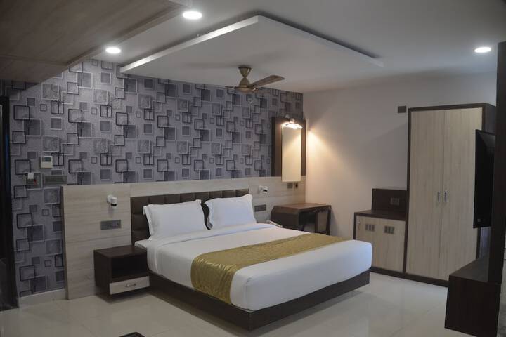 Room 10 of 22
