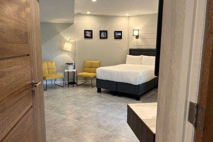 Room 35 of 278