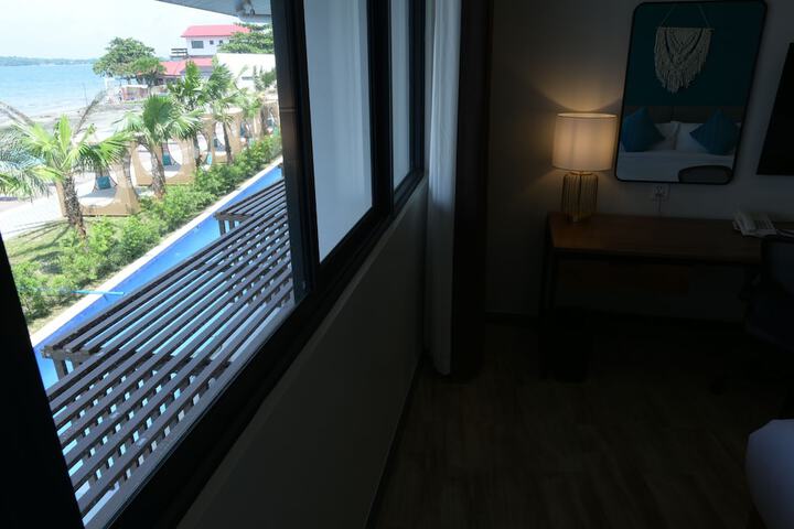 Room 8 of 36