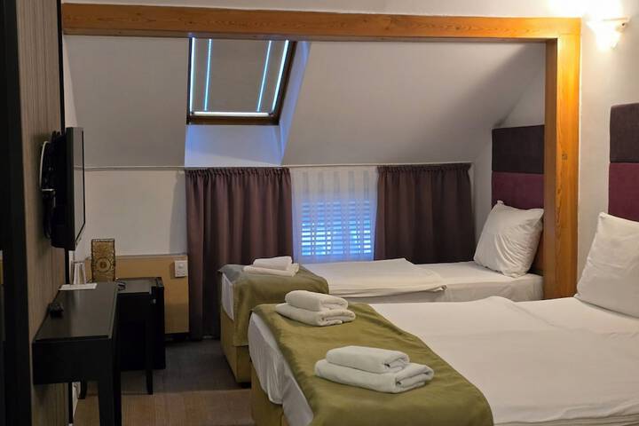 Room 12 of 53