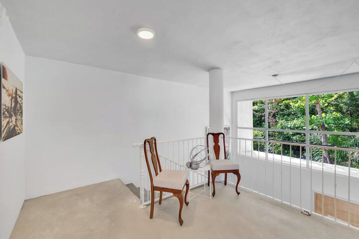 Hotel Interior 4 of 38