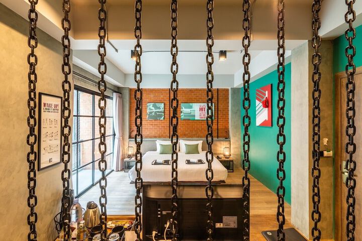 Room 6 of 70