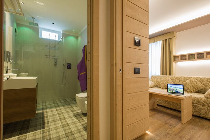 Room 42 of 92