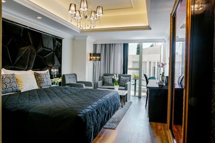 Room 5 of 65