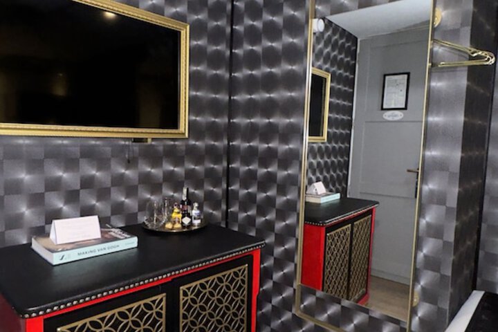 Room 22 of 99