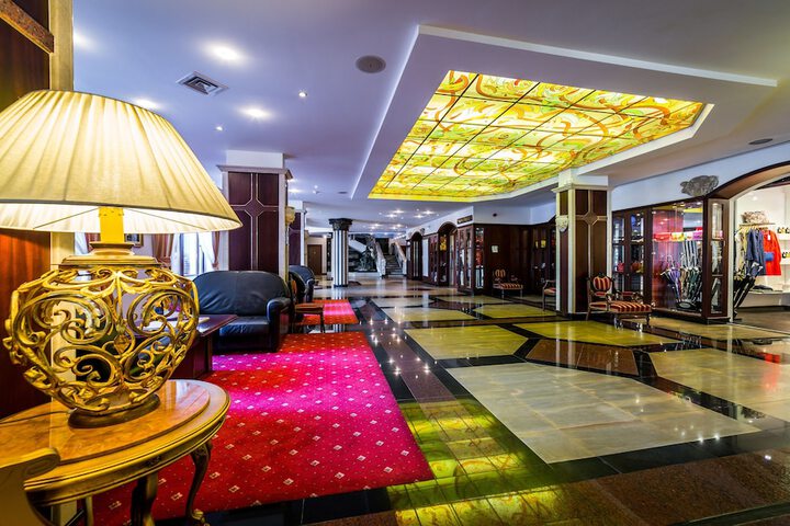 Hotel Interior 4 of 173