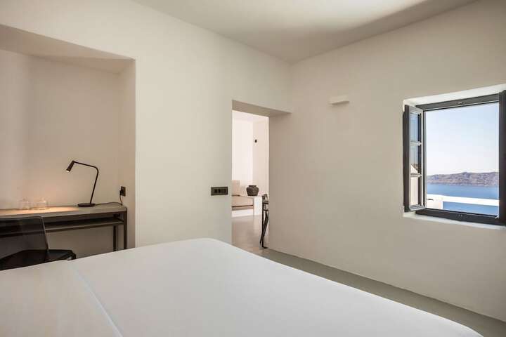 Room 32 of 176