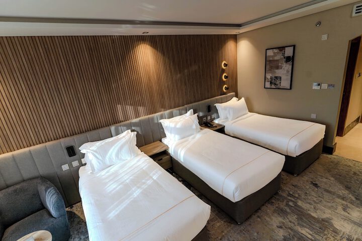 Room 5 of 86