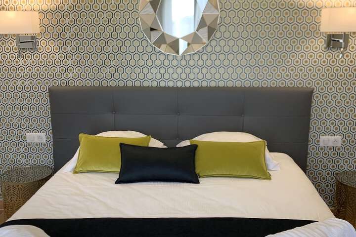 Room 27 of 80