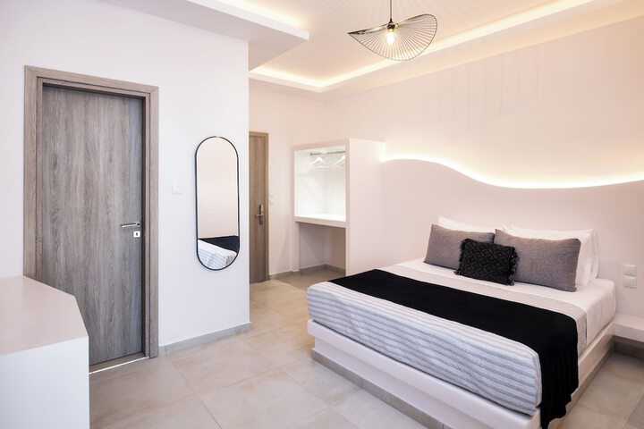 Room 32 of 57