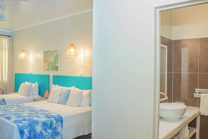 Room 2 of 70